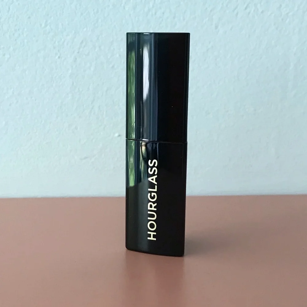 ⭐️⭐️ 5/ $25 ⭐️⭐️ Hourglass “Caution” Mascara Mini - Ultra Black